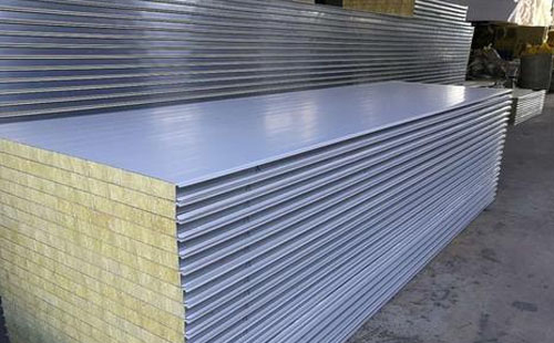 岩棉玛沁彩钢夹芯板的独特性能 岩棉玛沁彩钢夹芯板的独特性能