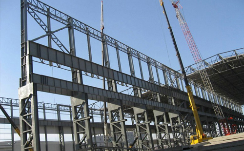 选择玛沁钢结构厂家需关注的五大核心要素