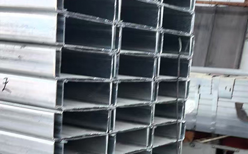 玛沁C型钢选型与在轻玛沁钢结构中的应用解析 玛沁C型钢选型与在轻玛沁钢结构中的应用解析