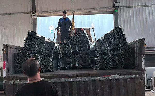 玛沁楼承板及装配式建材新应用：十全彩钢厂多品类协同能力获项目验证